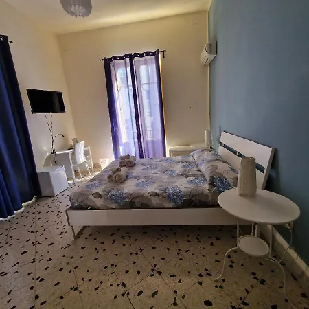 לינה וארוחת בוקר Arco Di Trionfo פלרמו