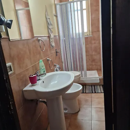 לינה וארוחת בוקר Arco Di Trionfo 4*