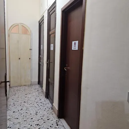 Arco Di Trionfo לינה וארוחת בוקר