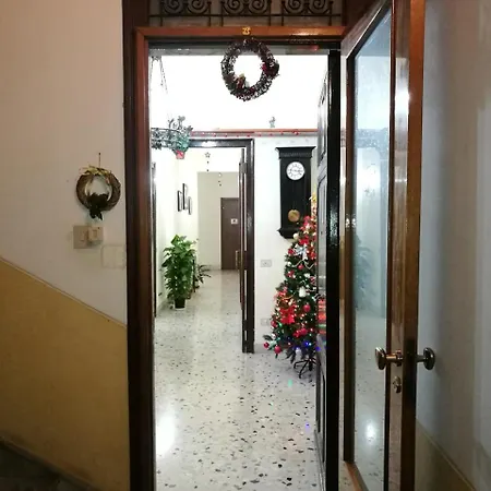 Arco Di Trionfo לינה וארוחת בוקר